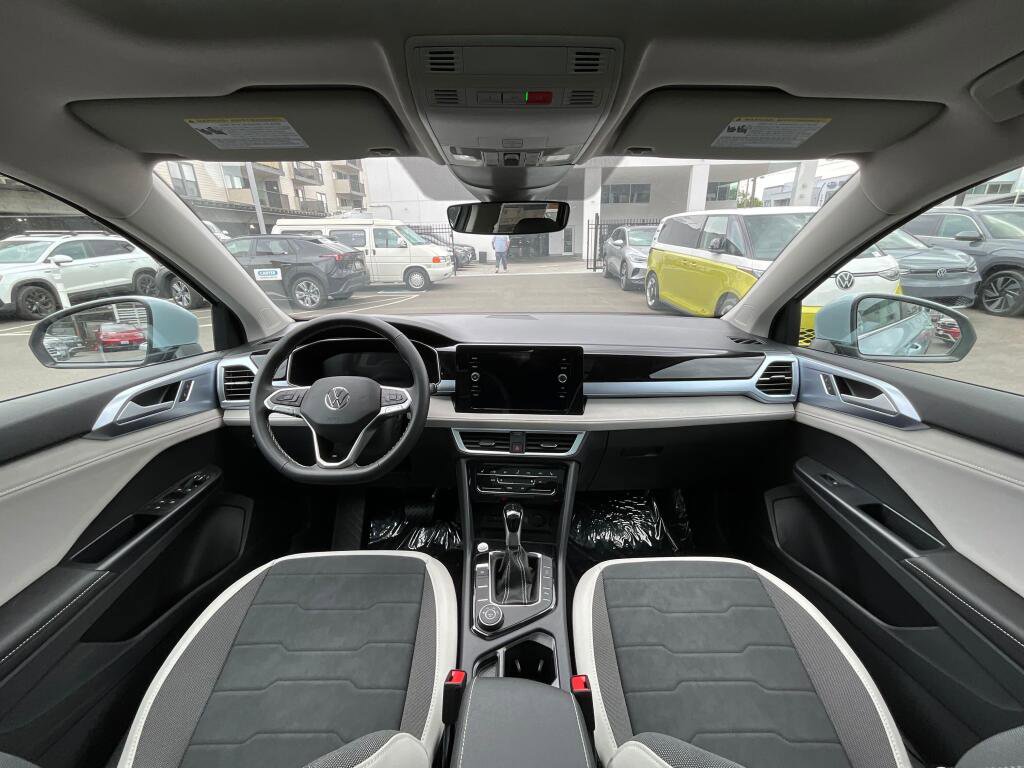 New 2026 Volkswagen Taos SE AWD/4WD image 16
