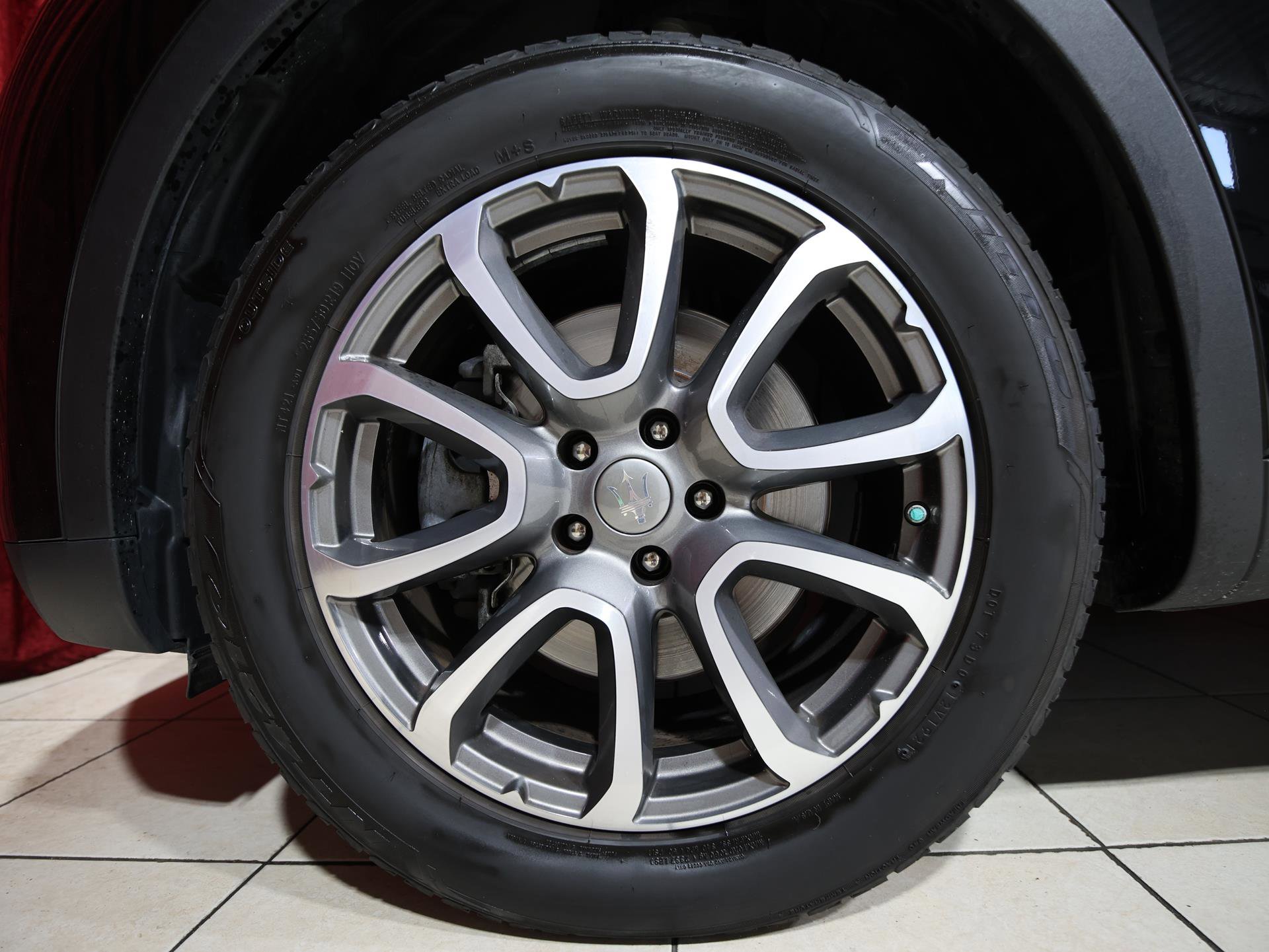 Used 2018 Maserati Levante image 7