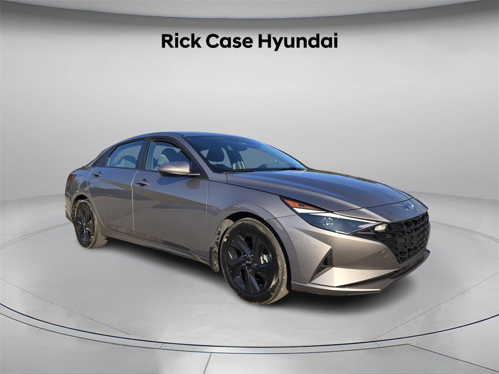 Certified 2023 Hyundai Elantra SEL w/ Cargo Package image 9