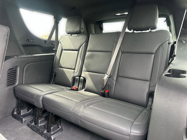 Used 2025 Chevrolet Suburban Z71 AWD/4WD image 24