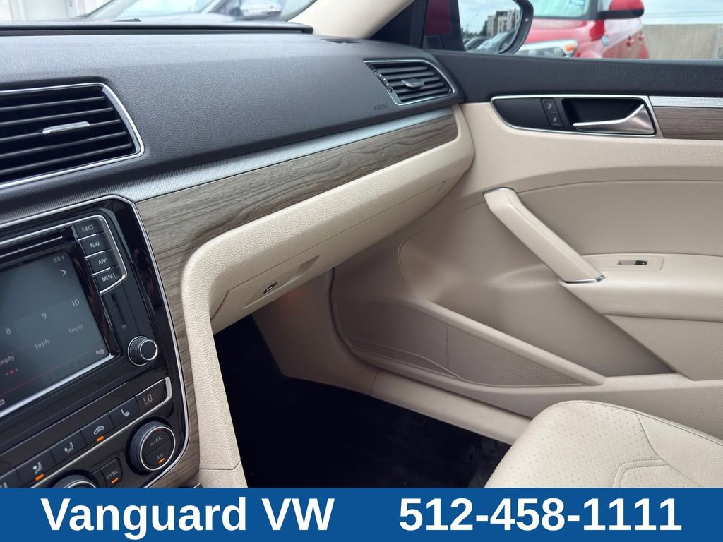 Used 2018 Volkswagen Passat 2.0T SE FWD image 21