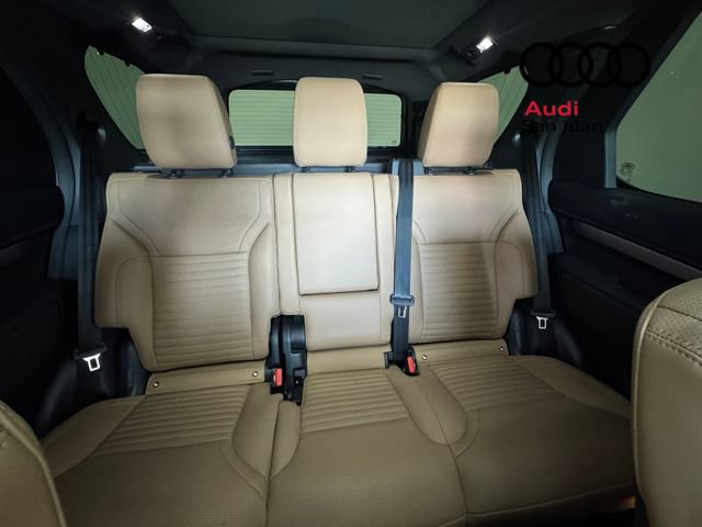 Used 2024 Land Rover Discovery Dynamic SE AWD/4WD image 15