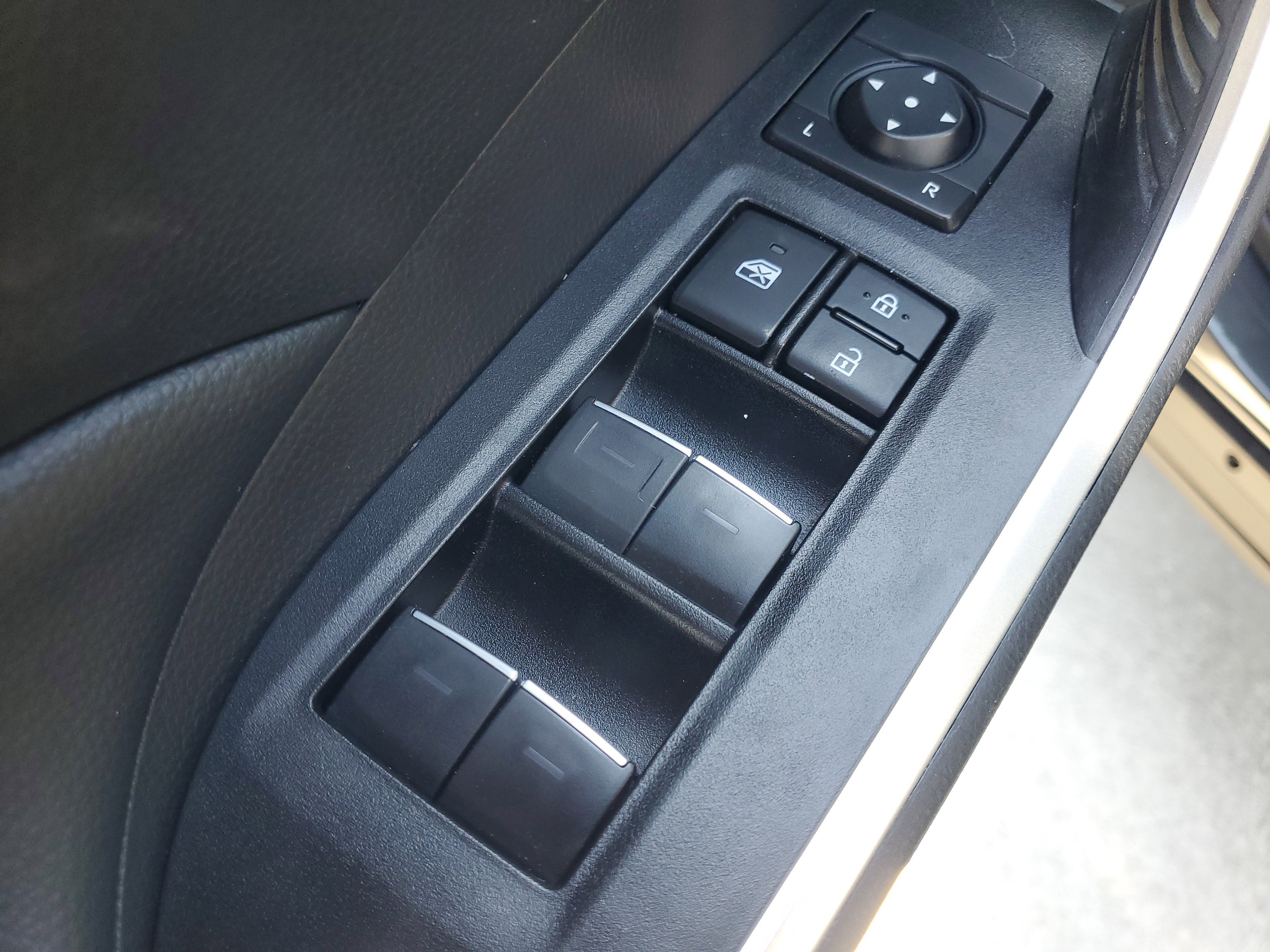 Used 2023 Toyota RAV4 XLE Premium image 24