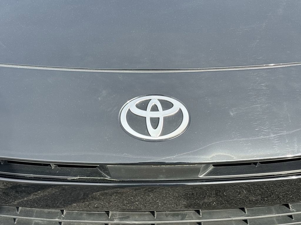 Used 2025 Toyota Camry LE image 33