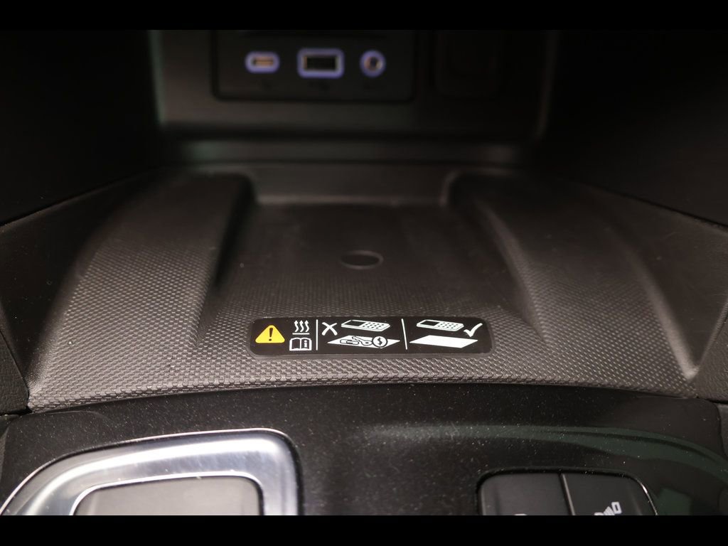 Used 2024 Chevrolet Equinox Premier image 15