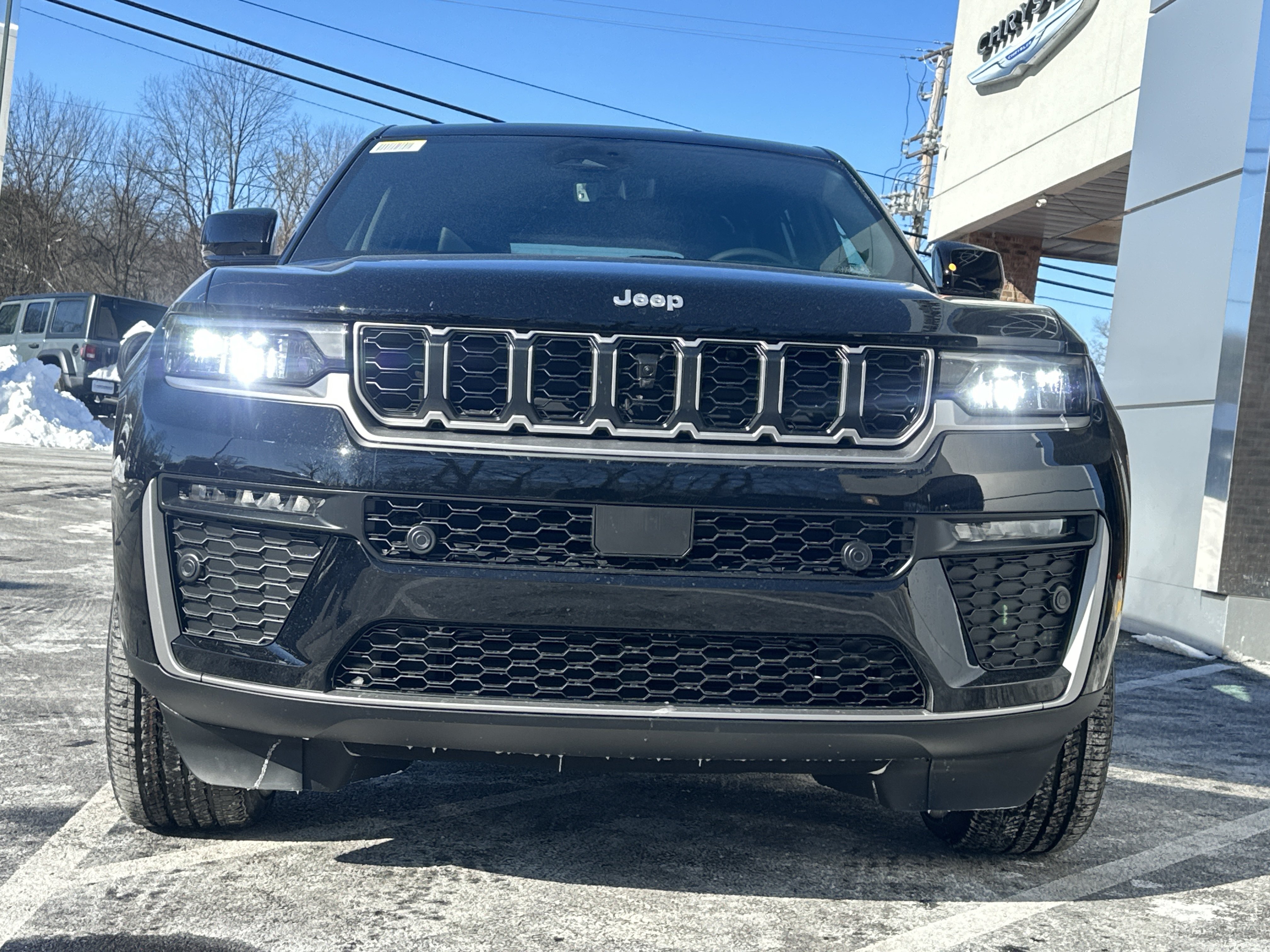 New 2026 Jeep Grand Cherokee Limited w/ Luxury Tech Group II AWD/4WD image 22
