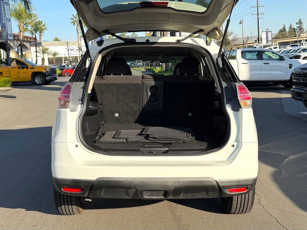 Used 2016 Nissan Rogue SV image 9