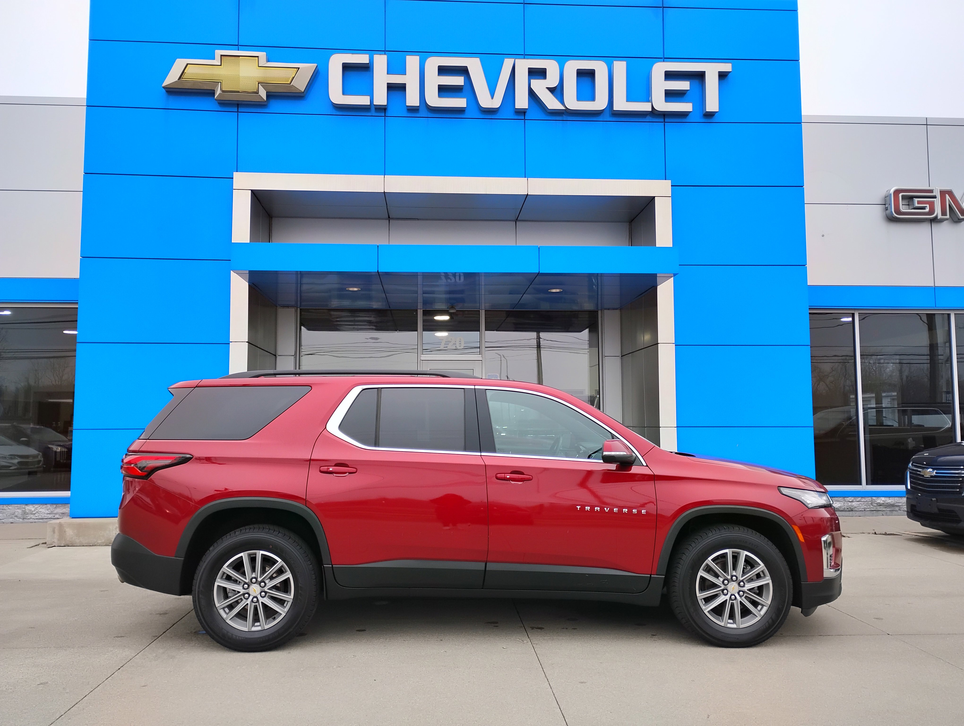 Used 2023 Chevrolet Traverse LT w/ LPO, Floor Liner Package image 35