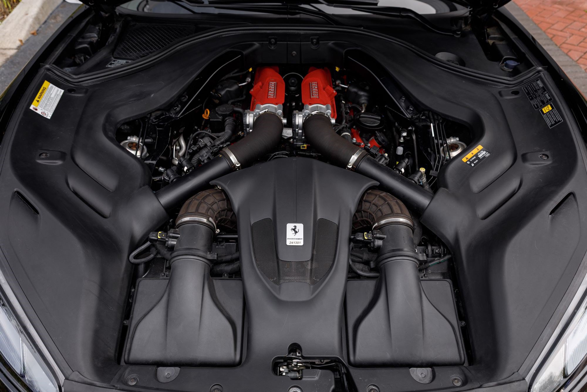 Used 2019 Ferrari Portofino RWD image 13