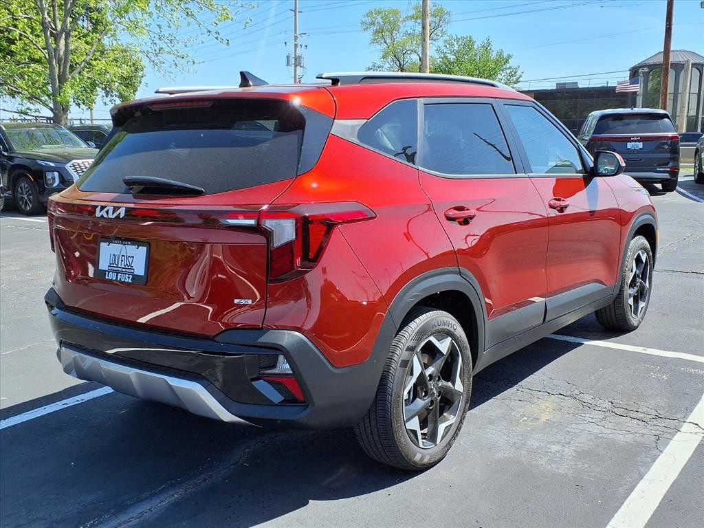 Used 2025 Kia Seltos S AWD/4WD image 28