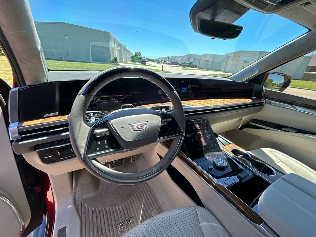 Used 2025 Cadillac Escalade Sport Platinum w/ LPO, ONYX Package AWD/4WD image 10