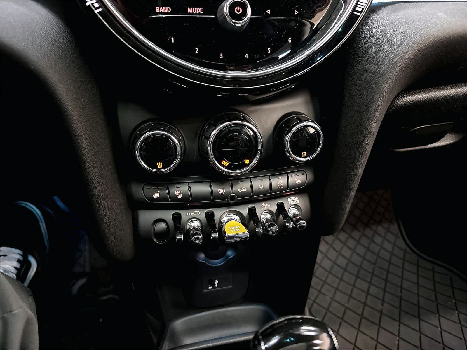Used 2024 MINI Cooper SE FWD image 34