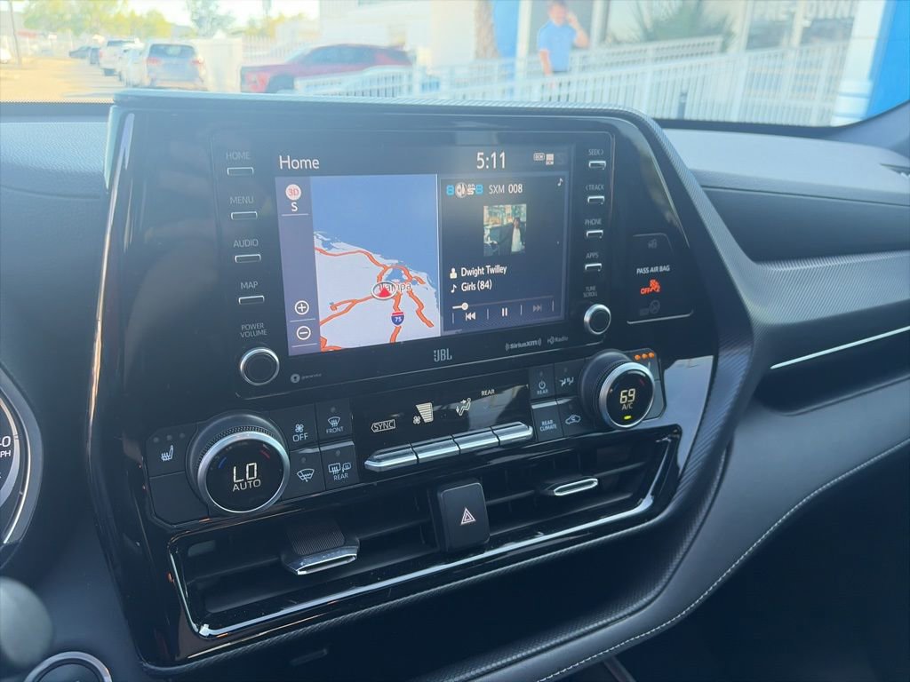 Used 2021 Toyota Highlander XSE image 16