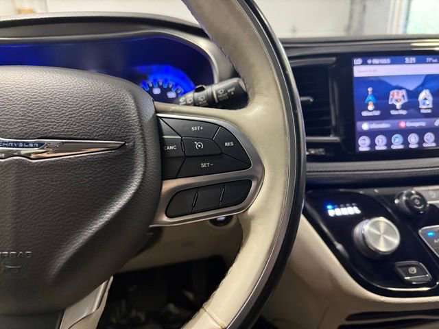 Used 2019 Chrysler Pacifica Limited w/ Tire & Wheel Group image 16
