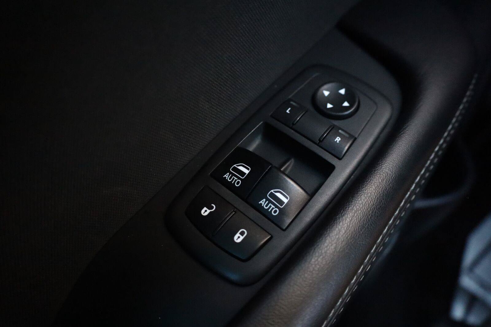 Used 2018 Dodge Challenger R/T RWD image 36