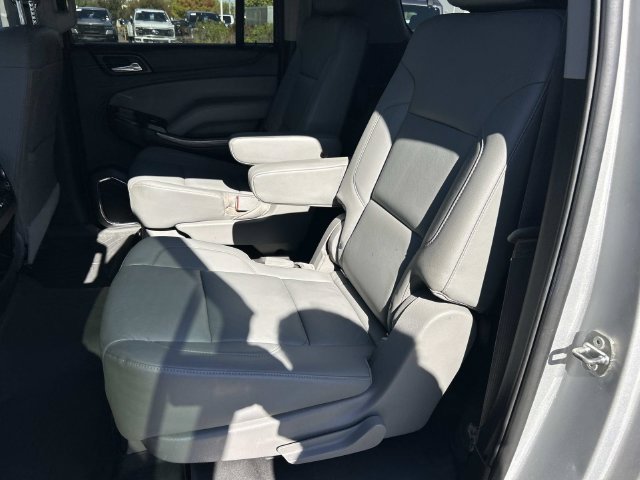 Used 2016 Chevrolet Suburban LT RWD image 21