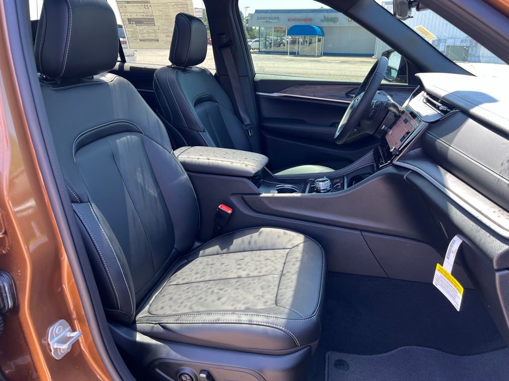 New 2026 Jeep Grand Cherokee Limited AWD/4WD image 14