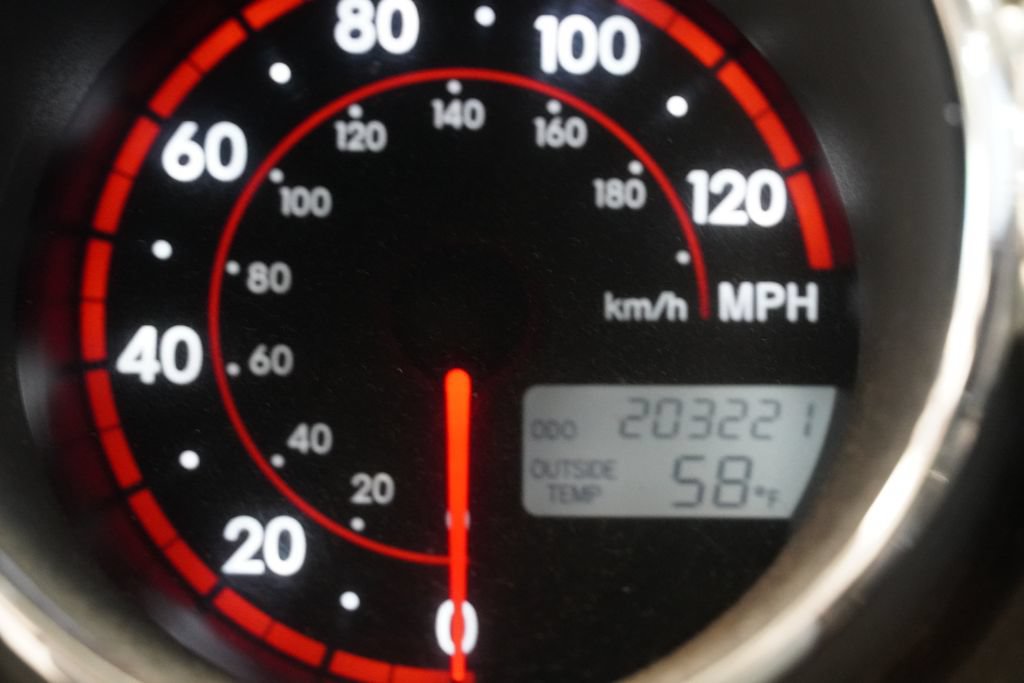 Used 2005 Pontiac Vibe w/ Power Group Value Package FWD image 4