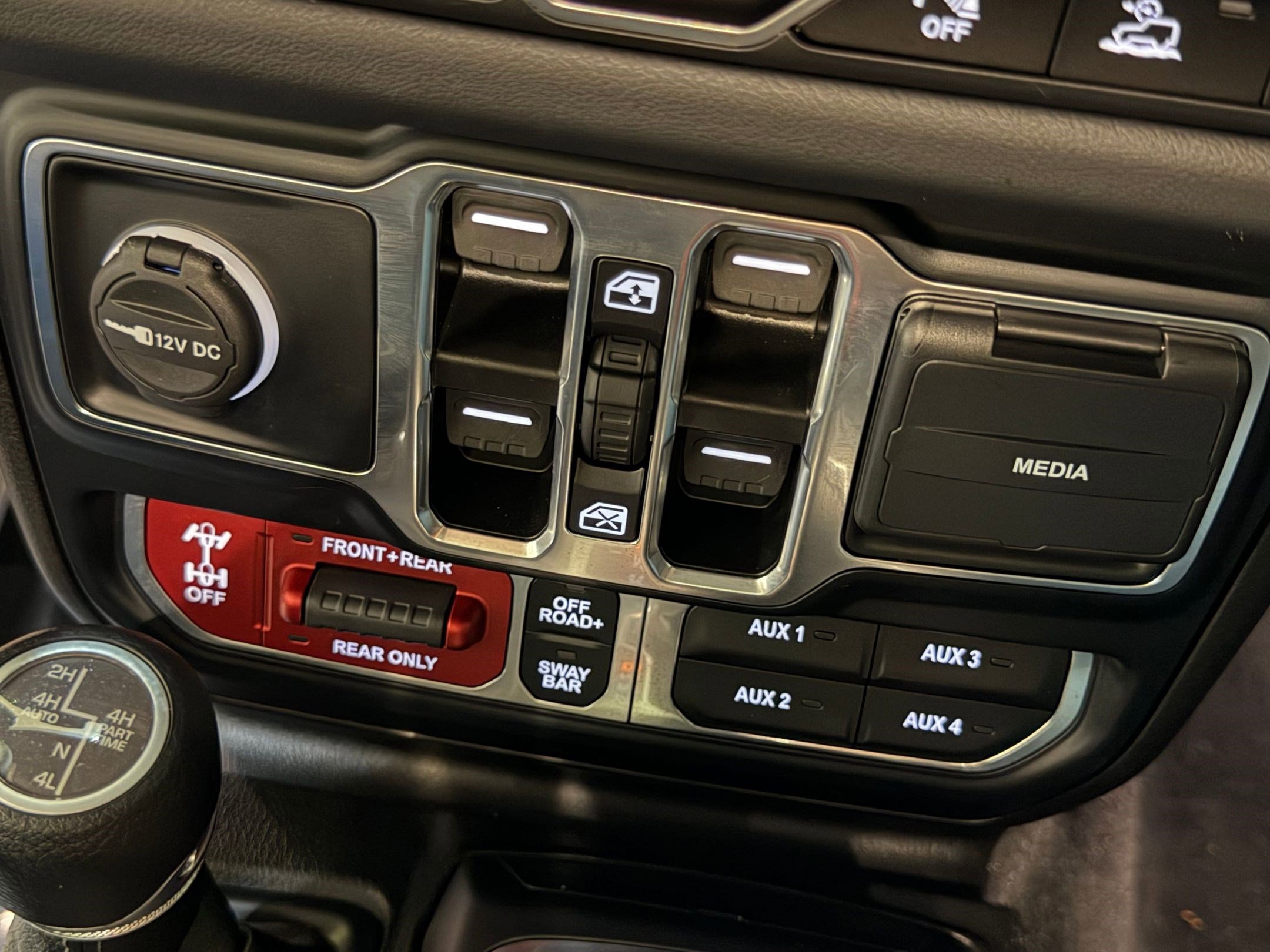 Used 2024 Jeep Wrangler Unlimited Rubicon 4xe w/ Safety Group image 32