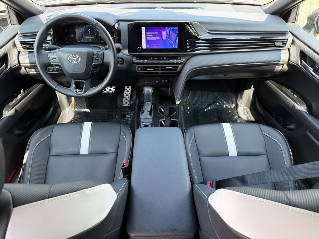 Used 2026 Toyota Camry SE FWD image 4