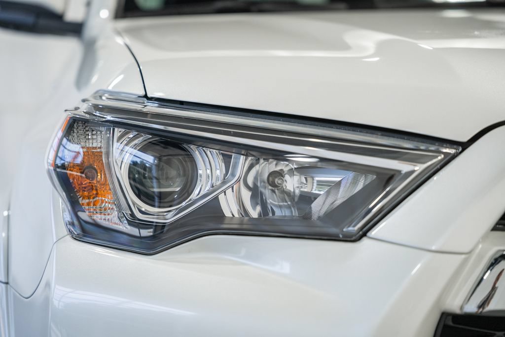 Used 2023 Toyota 4Runner Limited AWD/4WD image 10