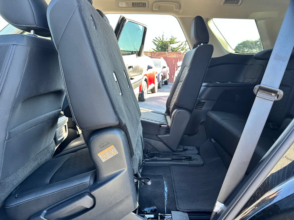 Used 2024 Nissan Pathfinder SV FWD image 20