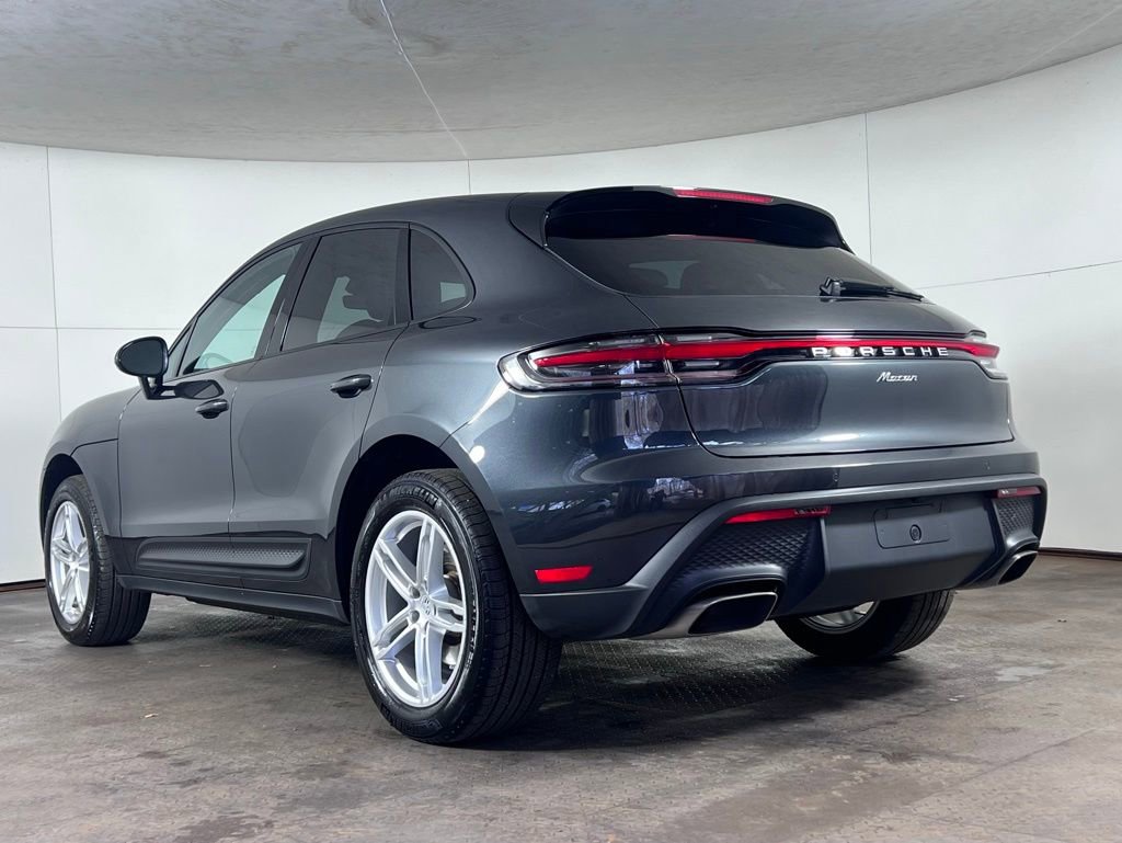 Certified 2025 Porsche Macan image 3