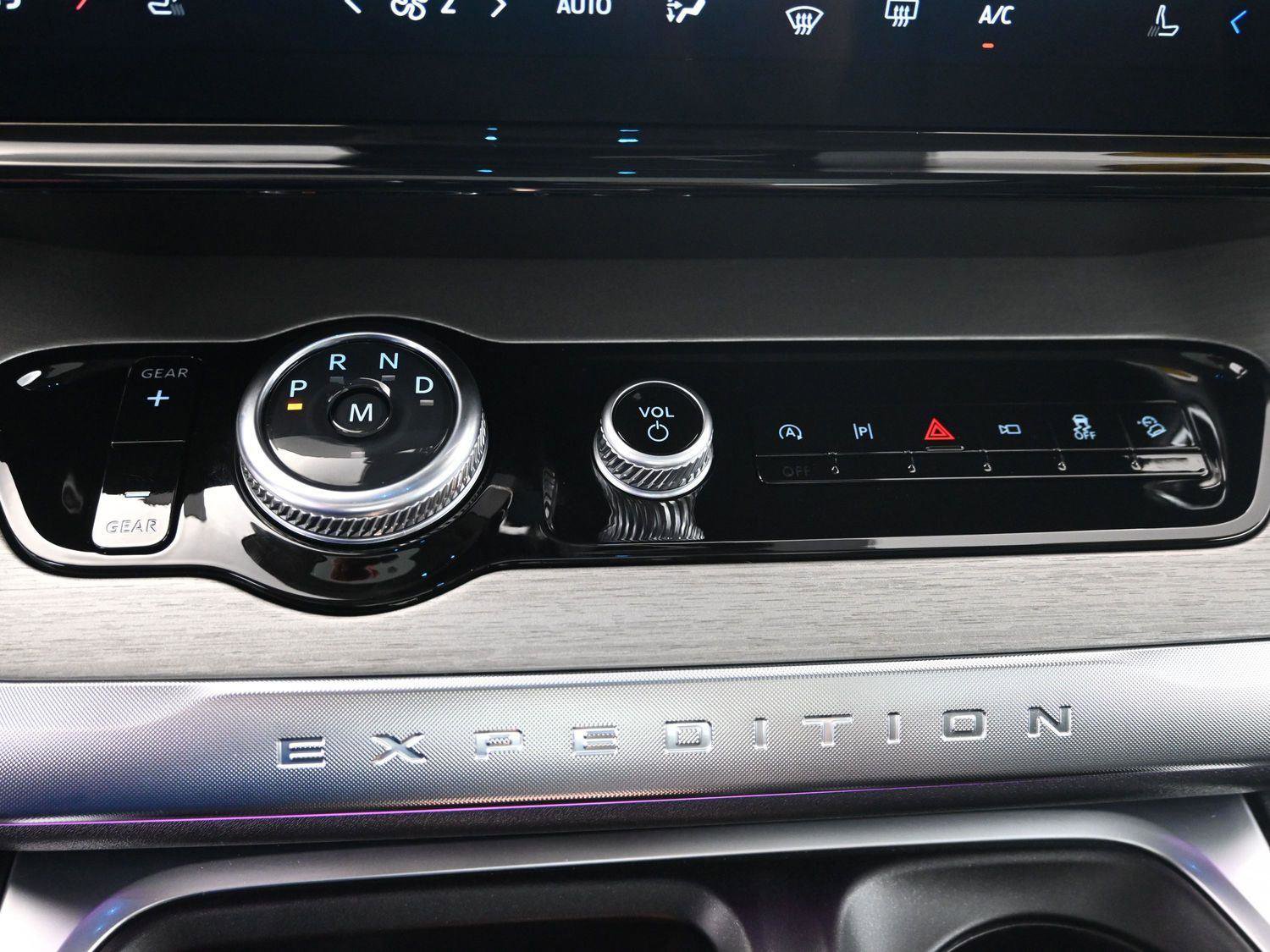 Used 2025 Ford Expedition Platinum image 33