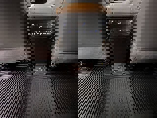 Used 2024 Toyota Highlander Platinum image 21