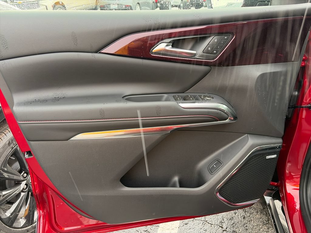 New 2027 Chevrolet Traverse RS w/ LPO, Floor Liner Package AWD/4WD image 15