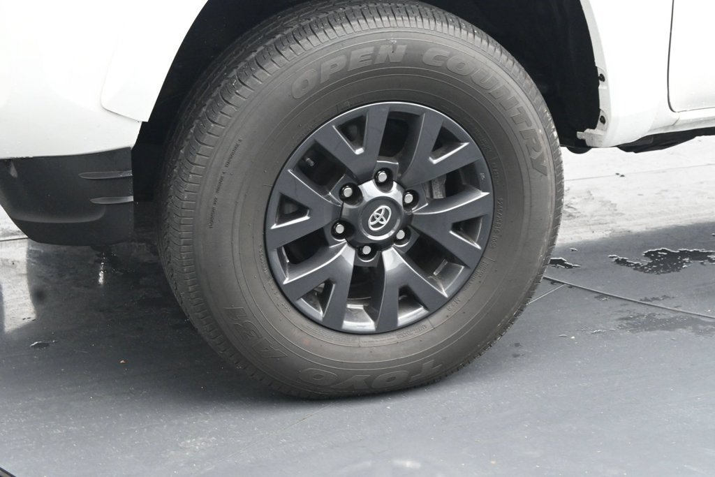 Used 2023 Toyota Tacoma SR5 AWD/4WD image 12
