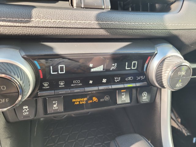 Used 2021 Toyota RAV4 XLE w/ Convenience Package AWD/4WD image 25