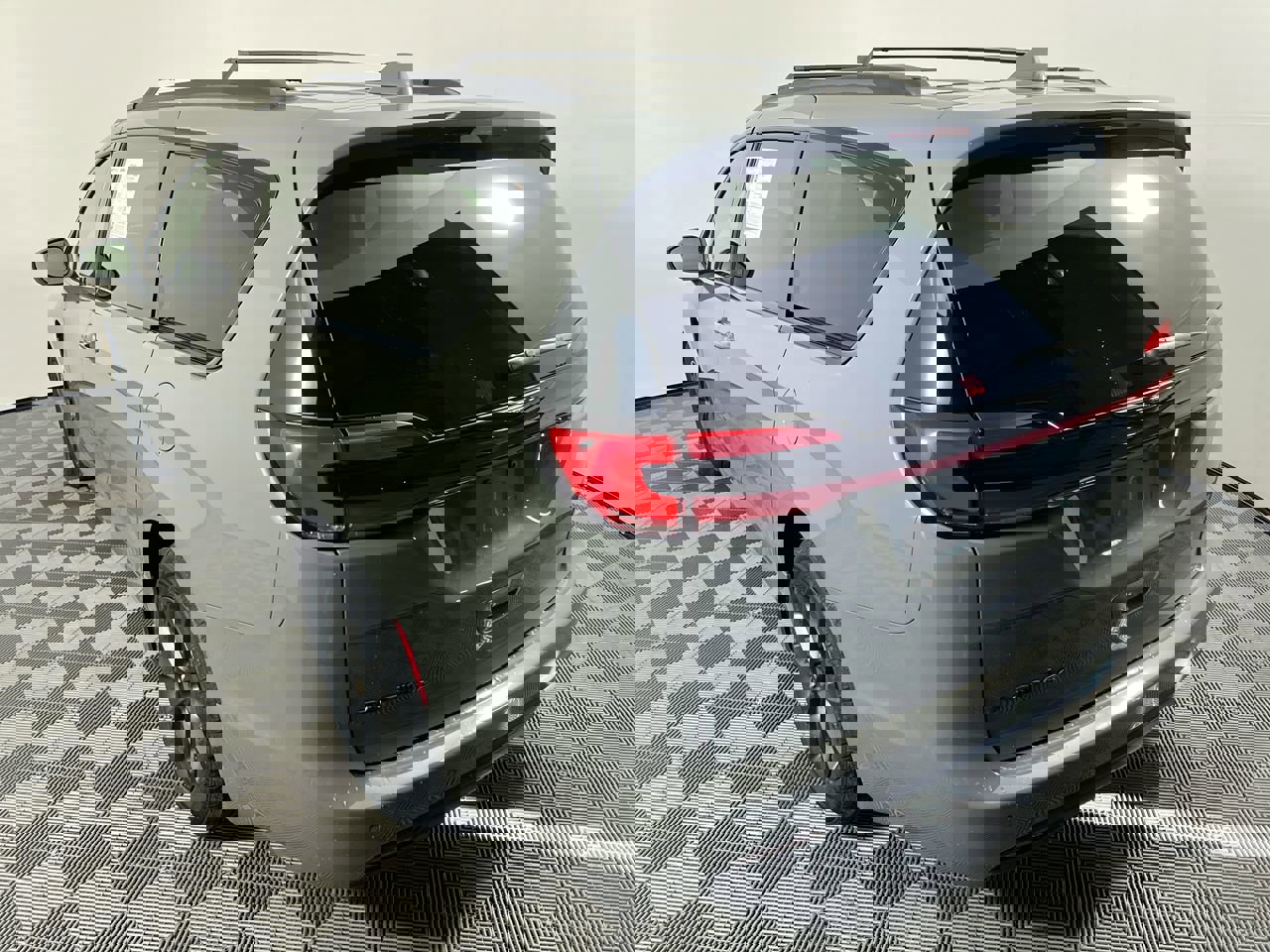 Used 2021 Chrysler Pacifica Touring-L w/ S Appearance Package image 5