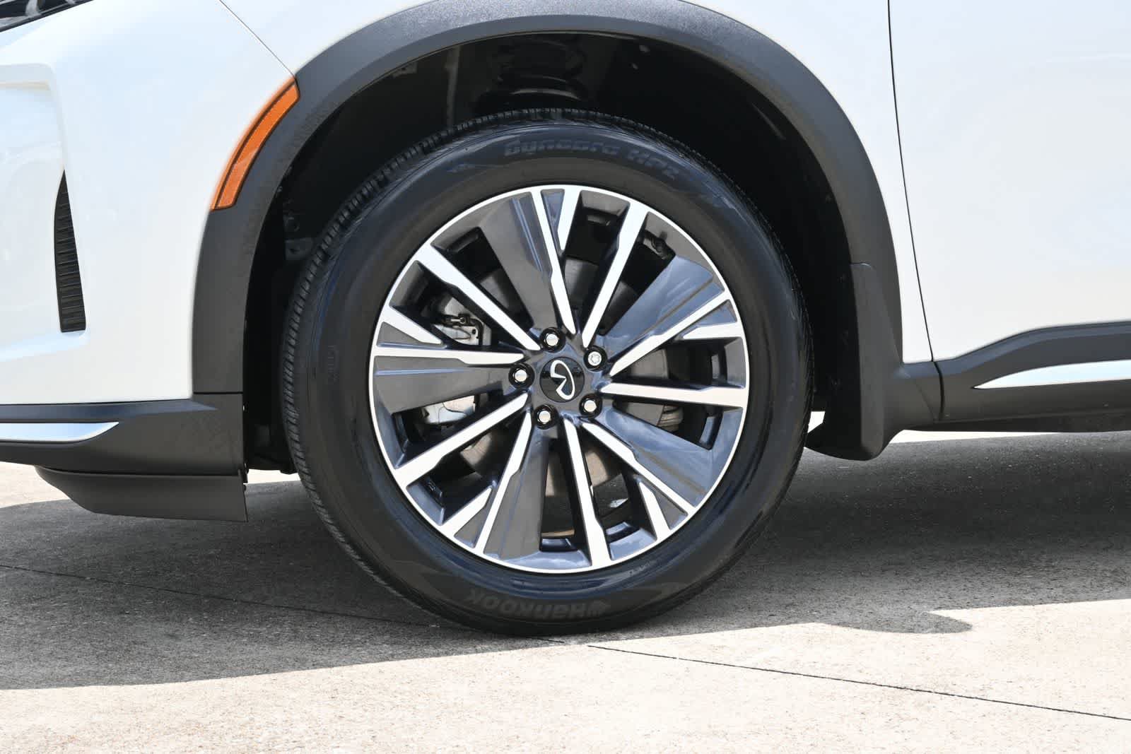 Certified 2026 INFINITI QX60 Luxe w/ Cargo Package FWD image 24
