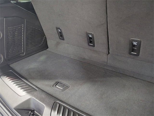 Certified 2024 GMC Yukon SLT w/ SLT Luxury Package image 25