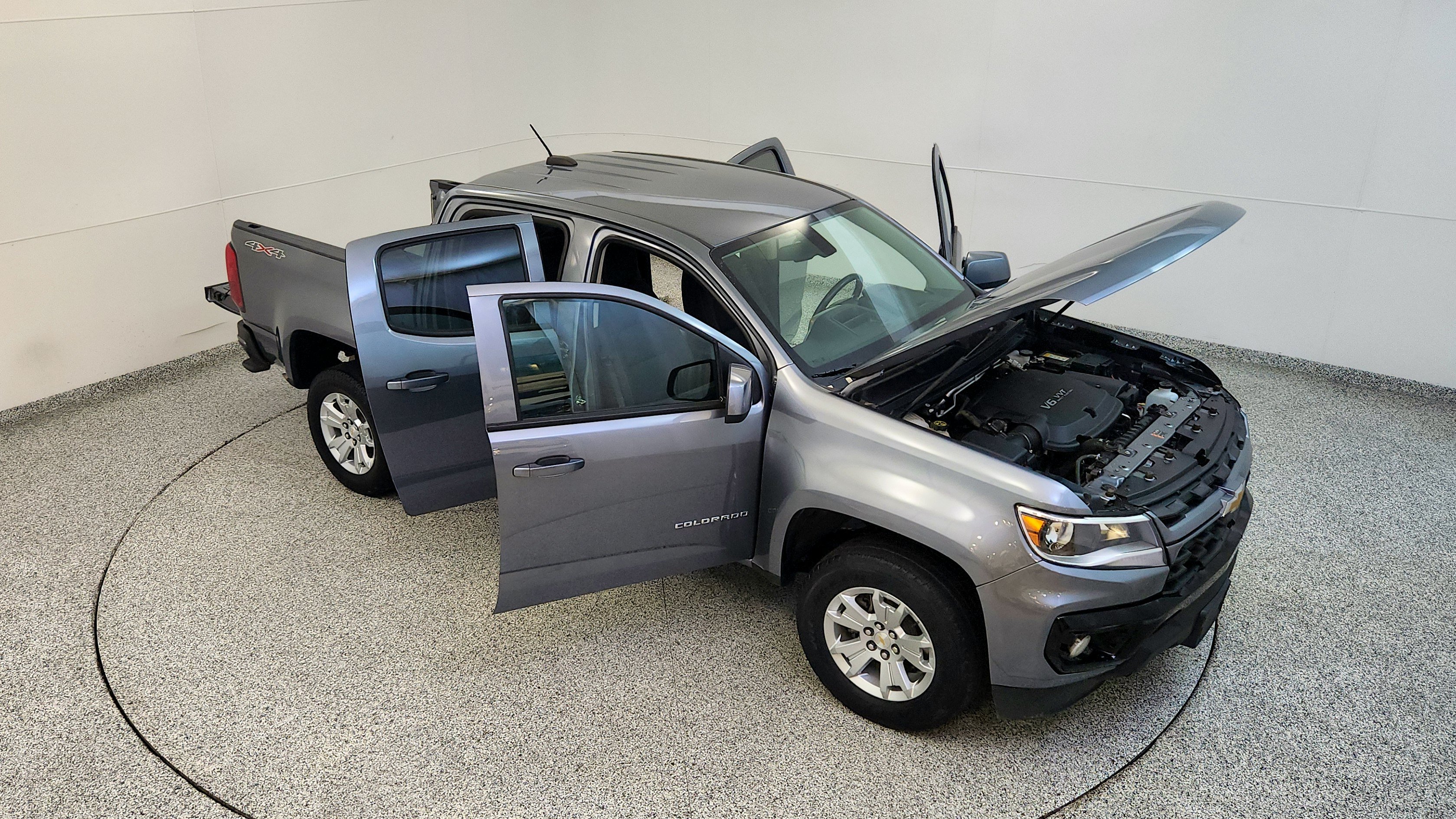 Used 2022 Chevrolet Colorado LT w/ LT Convenience Package AWD/4WD image 17