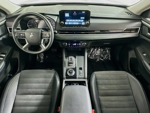 Used 2024 Mitsubishi Outlander SE FWD image 14