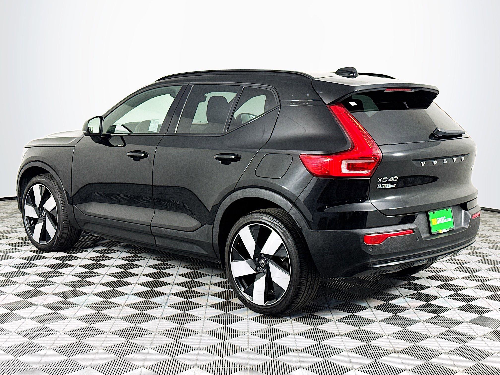 Used 2023 Volvo XC40 Recharge Ultimate image 6