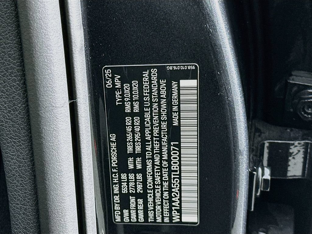 Certified 2026 Porsche Macan AWD/4WD image 36