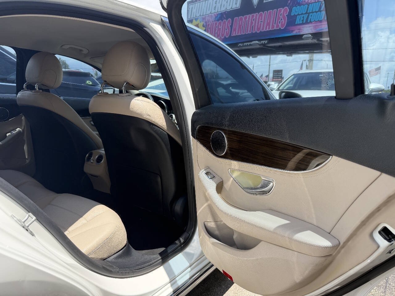 Used 2015 Mercedes-Benz C 300 Sedan image 18