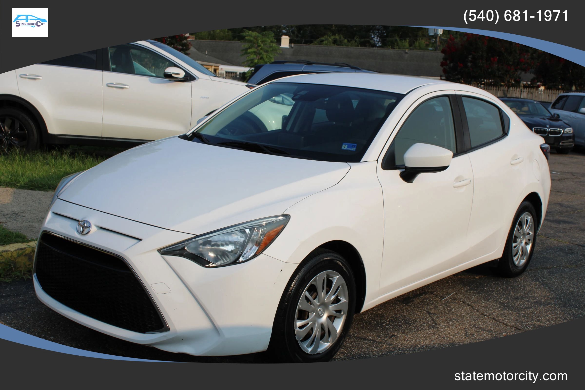 Used 2019 Toyota Yaris L FWD image 1