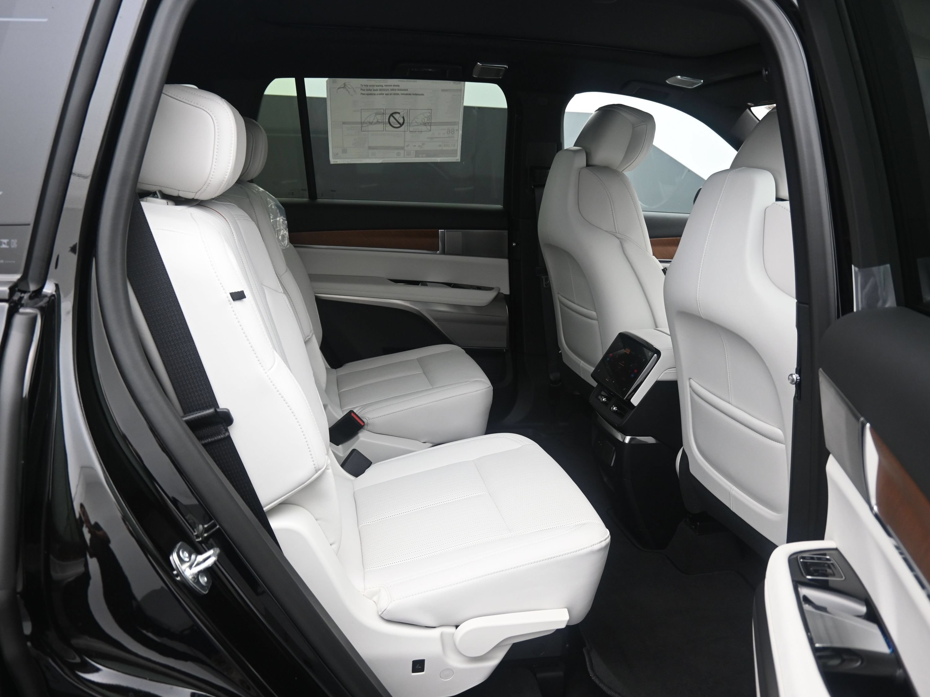 New 2026 Cadillac Vistiq Premium Luxury w/ LPO, Floor Liner Package AWD/4WD image 12