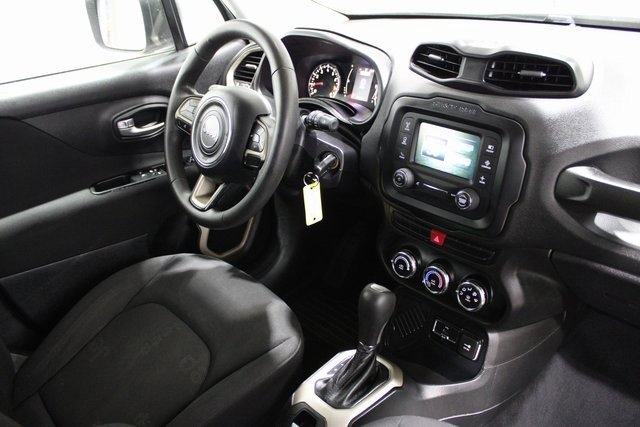 Used 2015 Jeep Renegade Sport w/ Power & Air Group image 28
