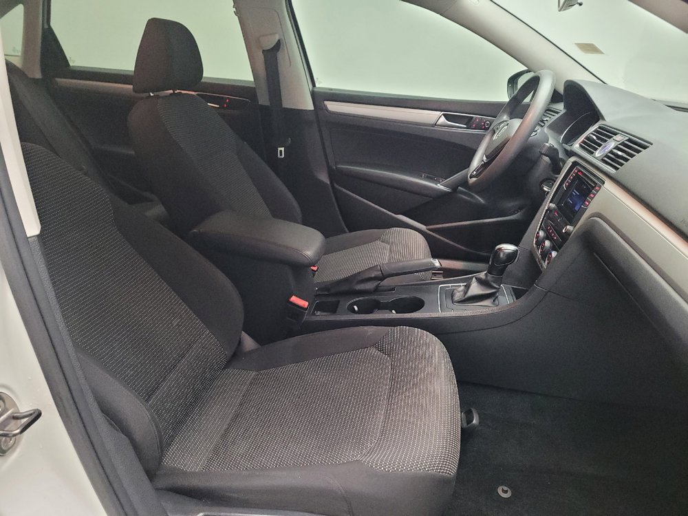Used 2016 Volkswagen Passat 1.8T S image 21