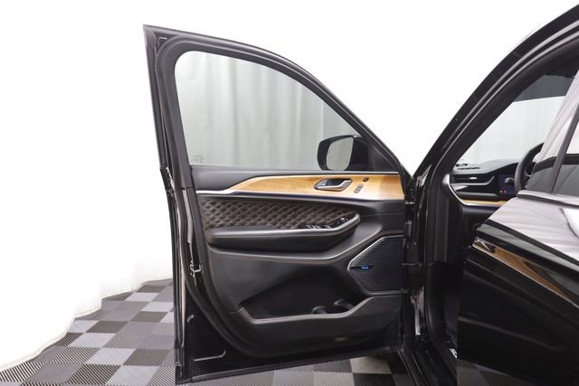 Used 2024 Jeep Grand Cherokee L Summit image 5