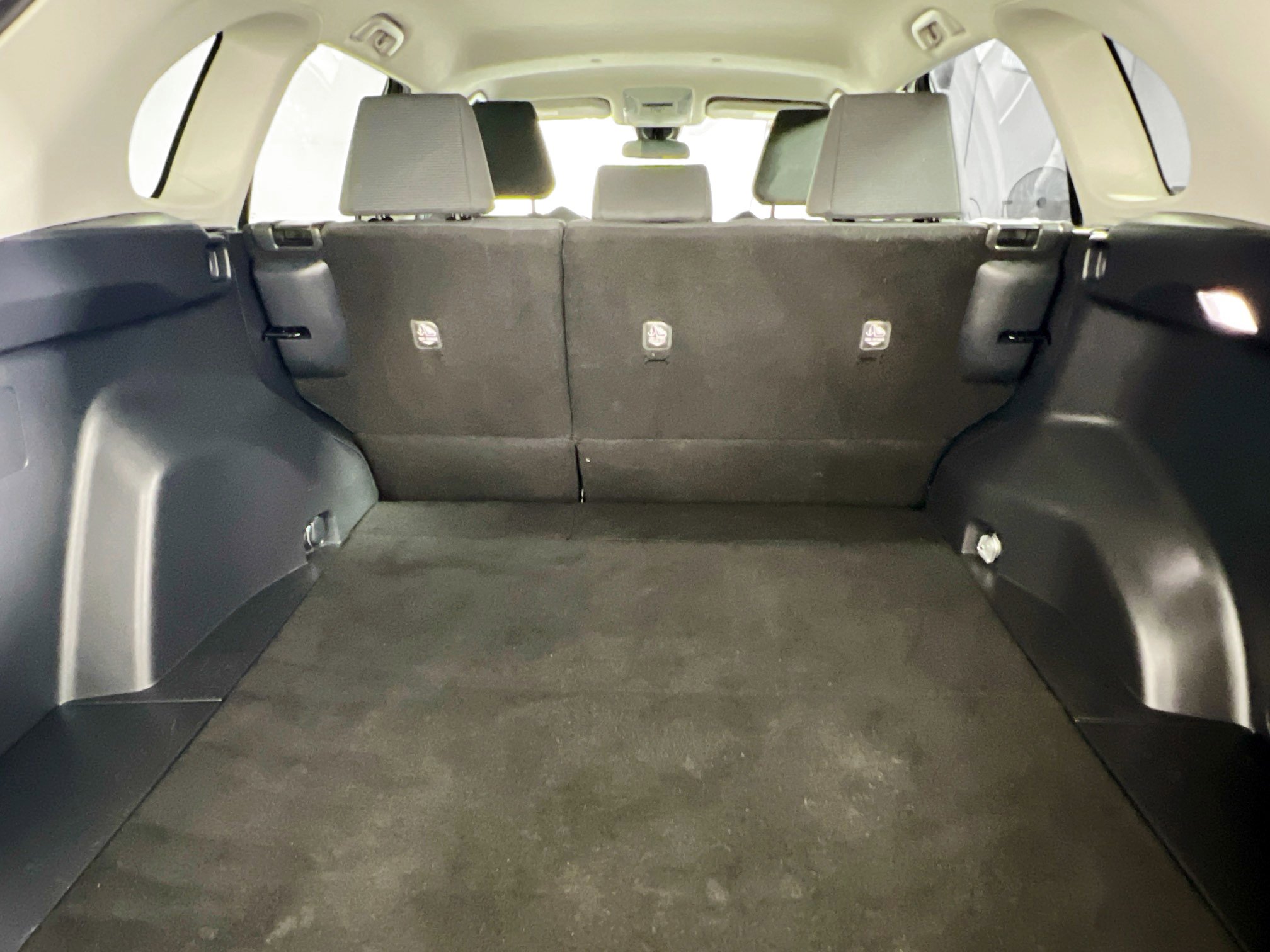 Used 2022 Toyota RAV4 LE FWD image 31