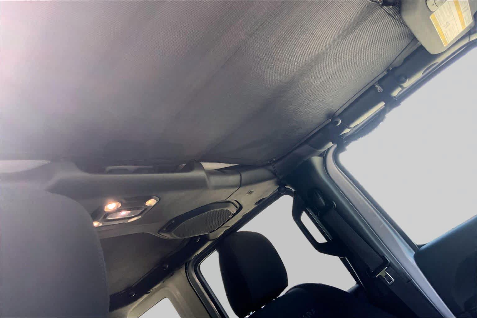 Used 2023 Jeep Wrangler Unlimited Sahara AWD/4WD image 13
