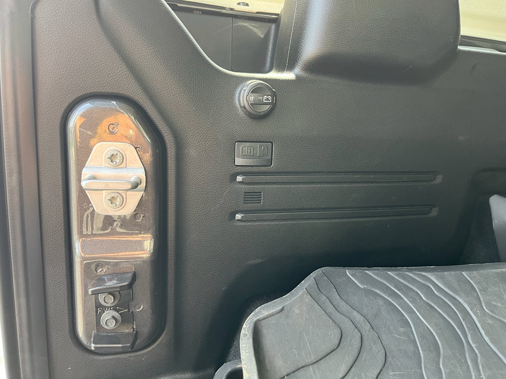 Used 2025 Jeep Wrangler Sahara image 36