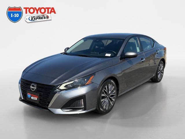 Used 2023 Nissan Altima 2.5 SV FWD image 1