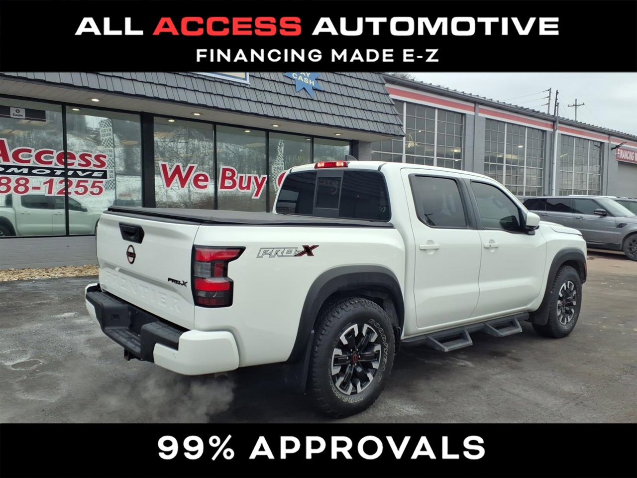 Used 2022 Nissan Frontier Pro-X image 2